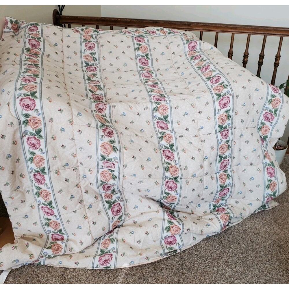Vintage-Inspired Floral Quilt Blanket – Peach & Rose Garden Print – Cozy...